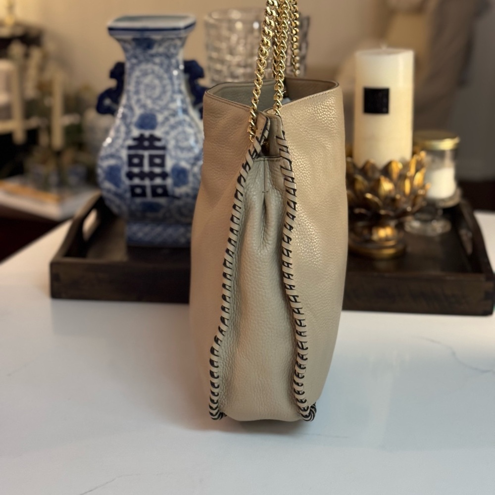 🤍🤎 MICHAEL KORS LIGHT TAN LEATHER WHIPPED CHELSEA BAG! - Picture 7 of 12